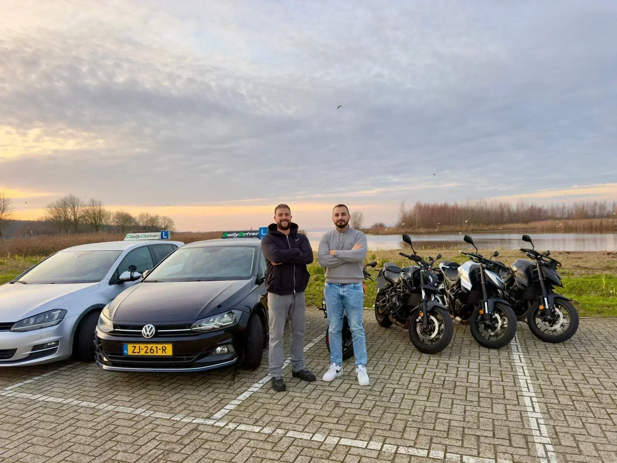 Instructeurs Ayoub en Soufiane van Daily Driver